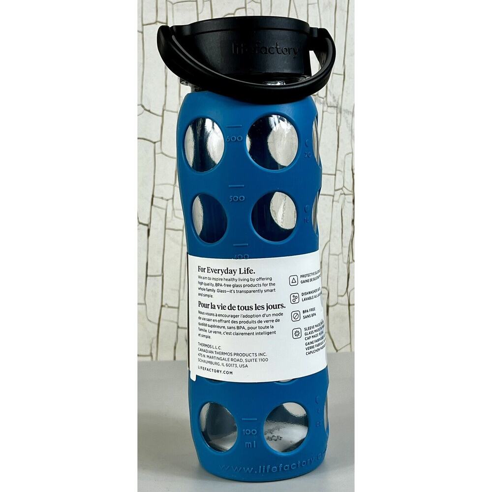 LIFEFACTORY 22 oz Glass Water Bottle With Silicone Sleeve Screw Top - TEAL Lake - Picture 4 of 5